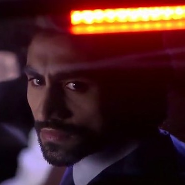 hc_hubby's tweet photo. A Legend of acting 💙

#harshadchopda 
#iconicgoldawards2021 https://t.co/c5ES05vd2i