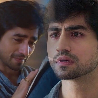 hc_hubby's tweet photo. A Legend of acting 💙

#harshadchopda 
#iconicgoldawards2021 https://t.co/c5ES05vd2i