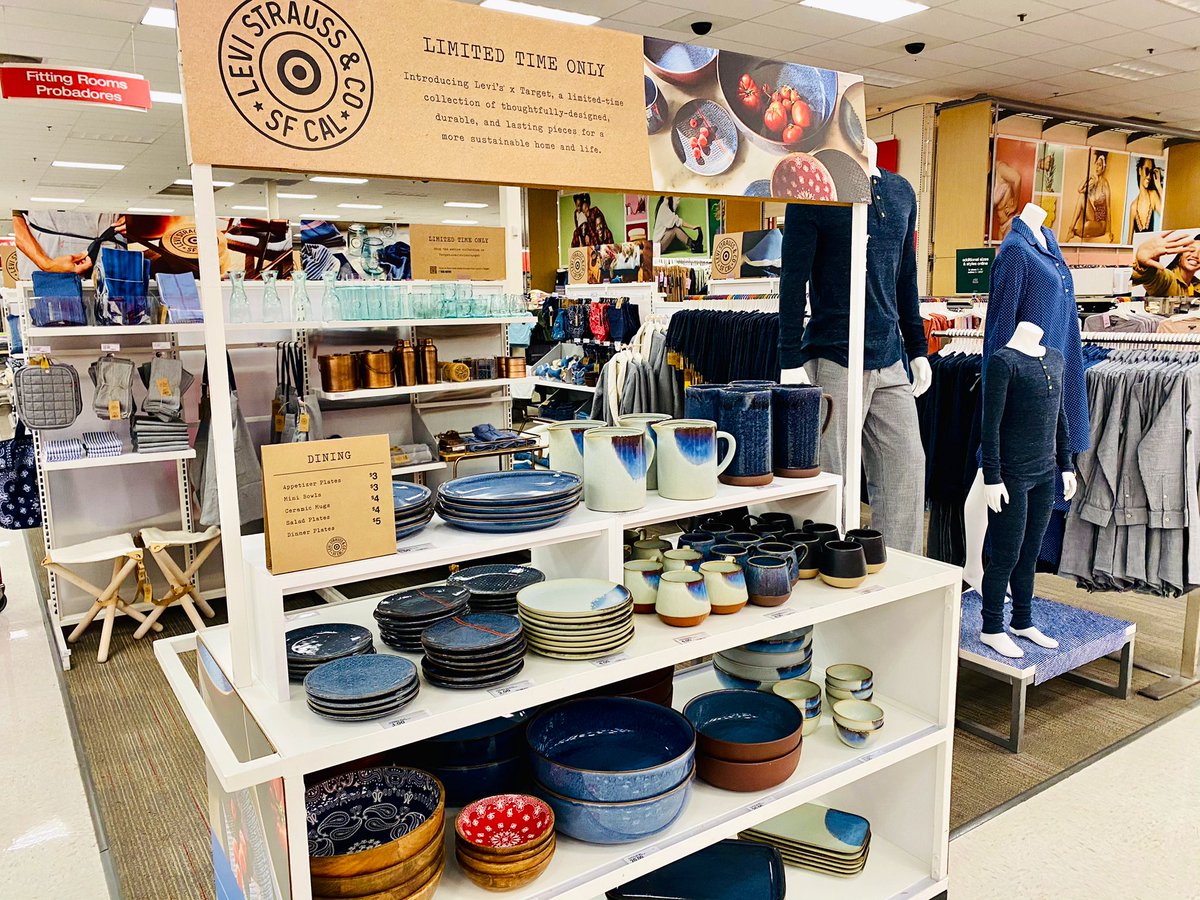 marlatpenn's tweet image. #LevisxTarget - a collection for home &amp;amp; life ✨ available now in store &amp;amp; online 🎯 major kudos to this all-star team on this beautifully executed launch! #T815 #D318 #G396 @ETL_Gabe @RufromTarget @guest_kristen @VisualMiami @aldenkooken