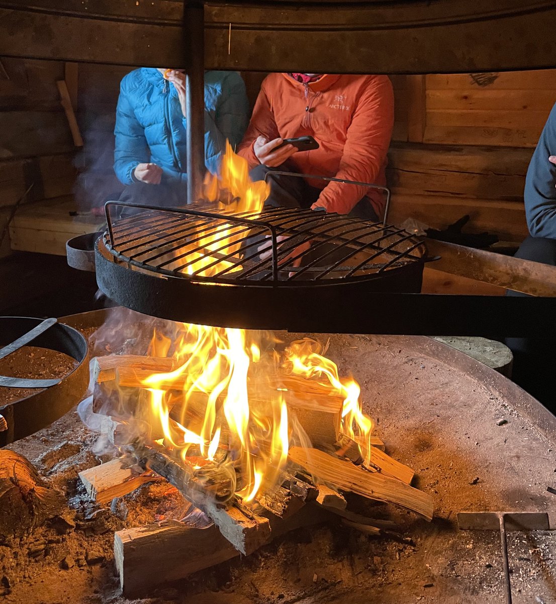 Wohoo onnea pojjaat mitalista!!!💥💥🥈 Kelpaa katella <a href="/yleareena/">Yle Areena</a>’sta hiihtoladun varrelta mitalisadetta🤩 #hiihtobest #Oberstdorf2021 #MMhiihdot <a href="/yleurheilu/">Yle Urheilu</a>