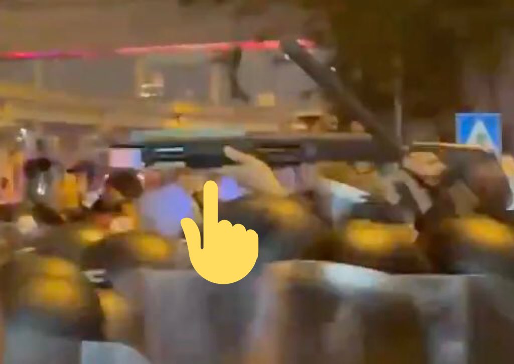 nefj92's tweet photo. ( Thred — infomation &amp; clip video )
THAI POLICE HAS USED RUBBER BULLETS , TEAR GAS , HIGH PRESSURE WATER , TASER AND ATTACK THE PROTESTER ❗️
#Feb28Coup #ม็อบ28กุมภา https://t.co/4AJAMGEwB0