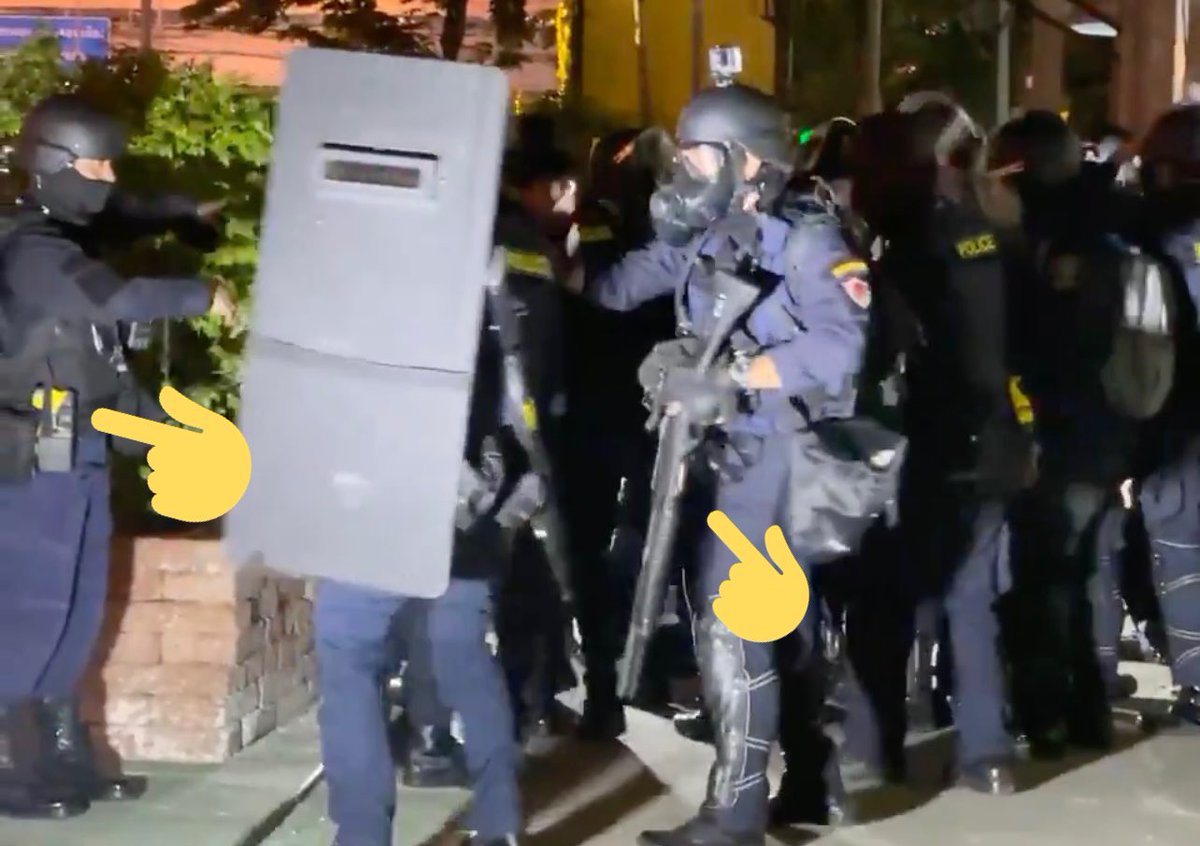 nefj92's tweet photo. ( Thred — infomation &amp; clip video )
THAI POLICE HAS USED RUBBER BULLETS , TEAR GAS , HIGH PRESSURE WATER , TASER AND ATTACK THE PROTESTER ❗️
#Feb28Coup #ม็อบ28กุมภา https://t.co/4AJAMGEwB0