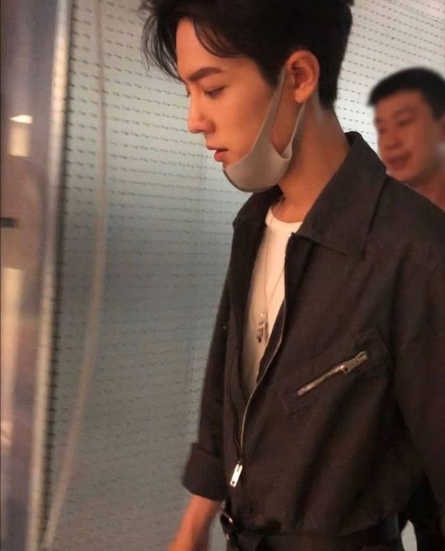 CHINESE_gallery's tweet photo. 샤오잔 옆모습만 보면 미칠것같아 https://t.co/mD5td16l7Q