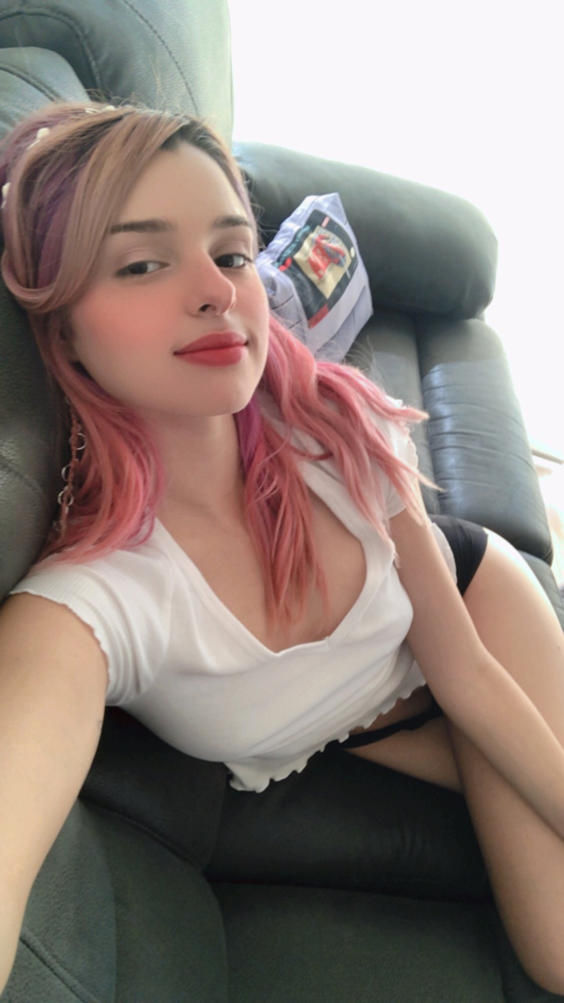 Helena on X: Online now t.coJ1BHyGDlHW t.co3lz4ooWuyy   X