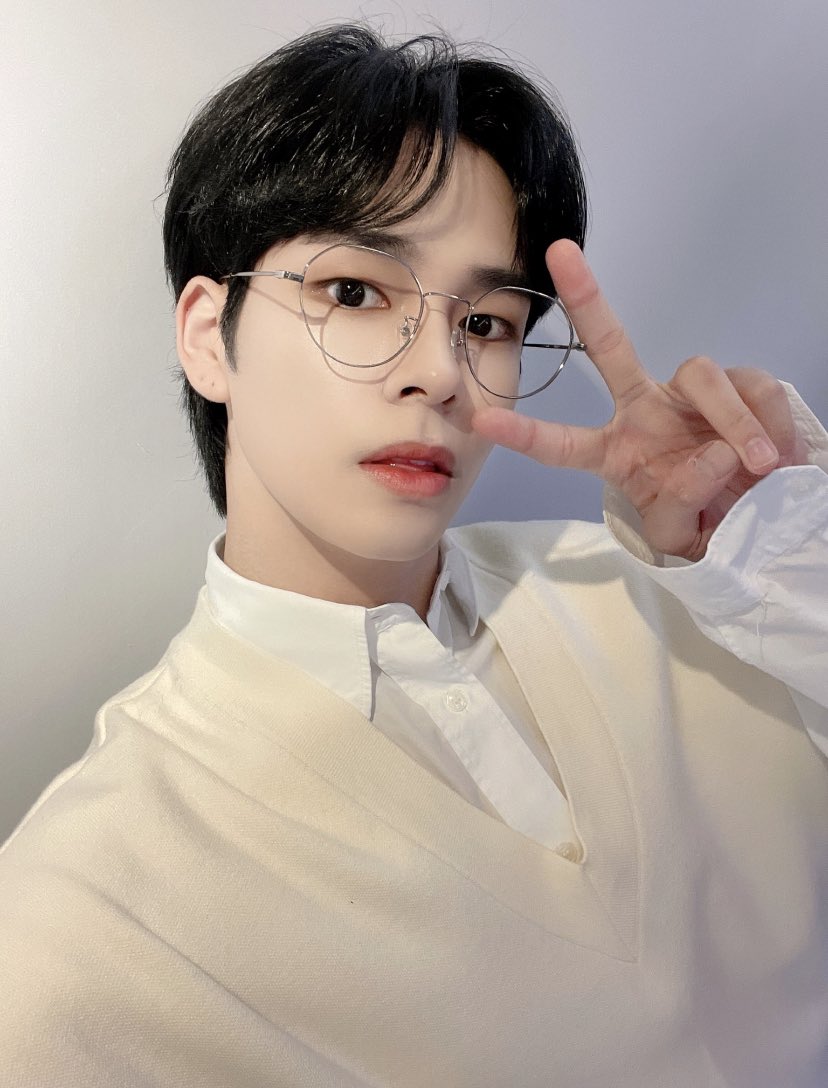 serimithinker's tweet image. 