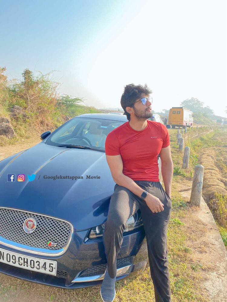 Googlekuttappan's tweet photo. Our handsome hero @TharshanShant  recent picture from #googlekuttapan  Shooting spot 
.
.
.
#tharshan #losliya #sabari #saravanan #googlekuttapan #googlekuttappan https://t.co/vWx6pG2x8B