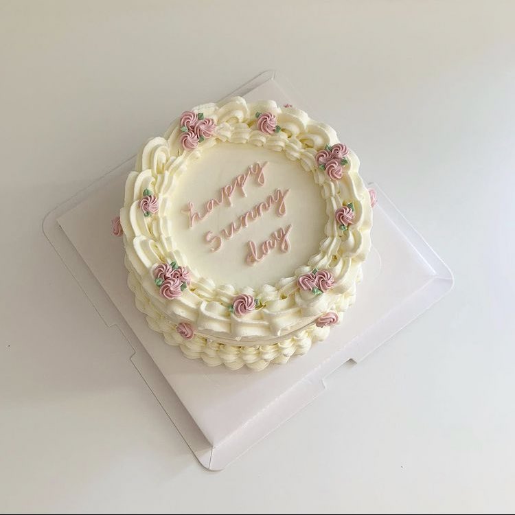 mrymdreams's tweet photo. For the love of minimal cakes. https://t.co/IbWuTc2f6B