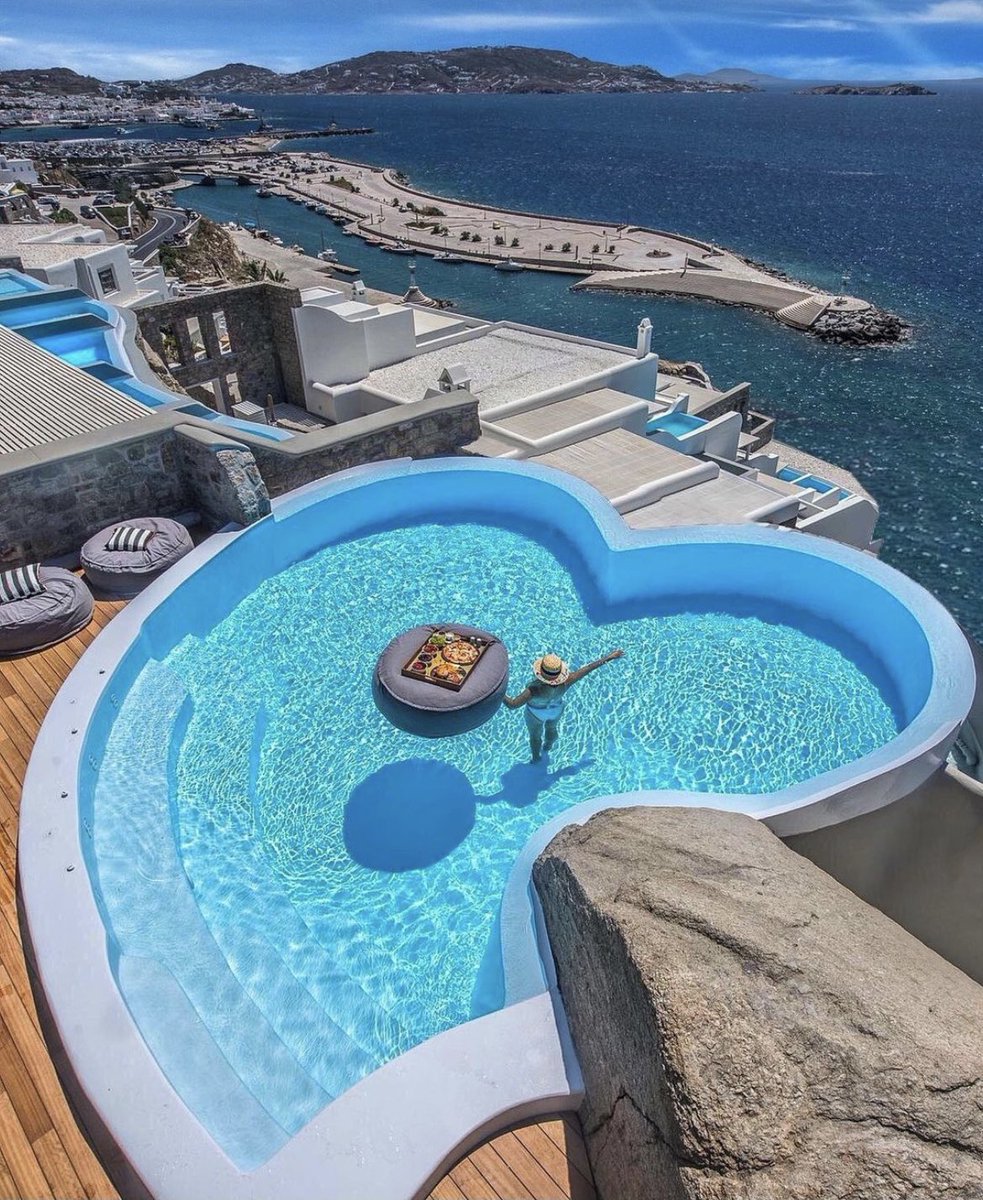 findrnr's tweet photo. Mykonos 😍 https://t.co/cJWFl67TG8
