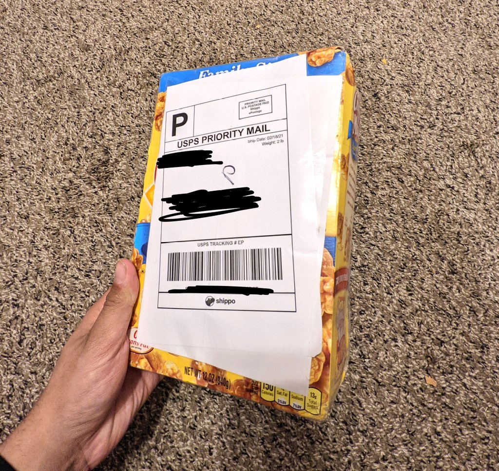 Somebody on depop mailed a windbreaker I bought in a box of Crunch N' Munch :/ https://t.co/tCp8r8wRlp
