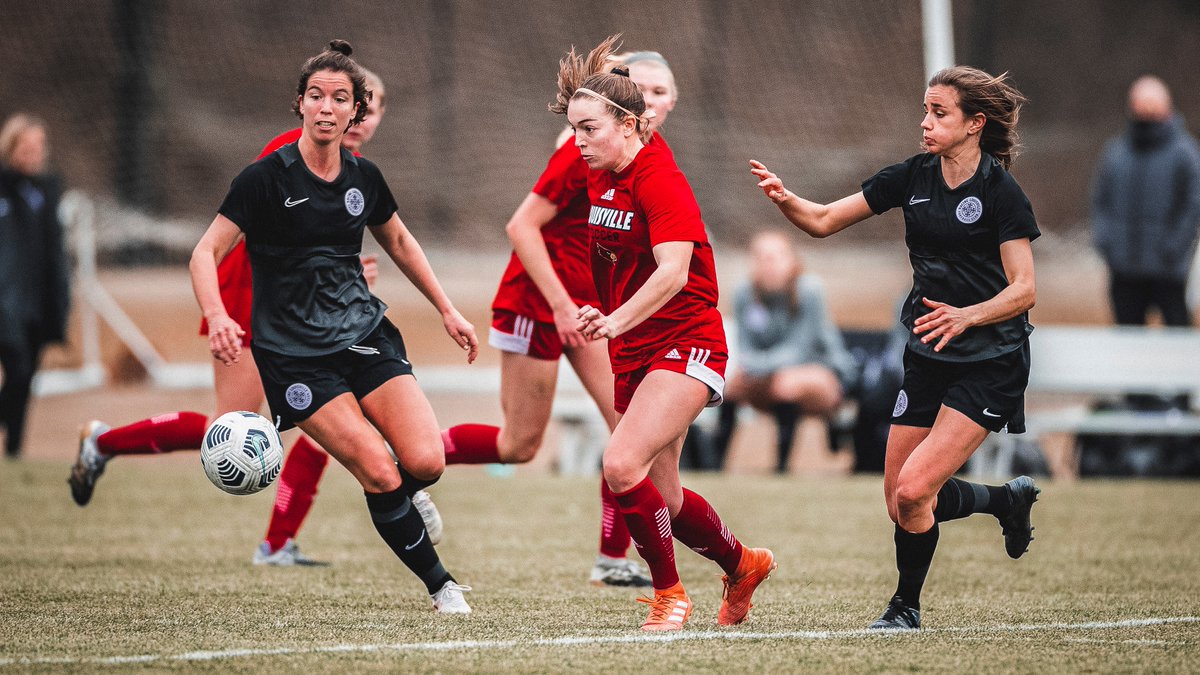 LouisvilleWSOC's tweet photo. Always fun to play against some of the best. ❤️💜

#GoCards https://t.co/xV1LR8GcVW