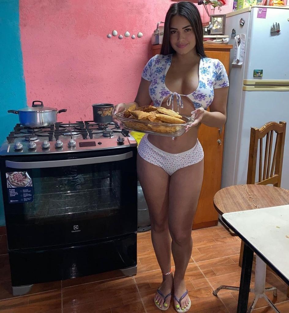 DonReclamon's tweet photo. Vamos ayudar a mi prima con su emprendimiento, cómprale su pastelito.. https://t.co/k14FiydQ2t