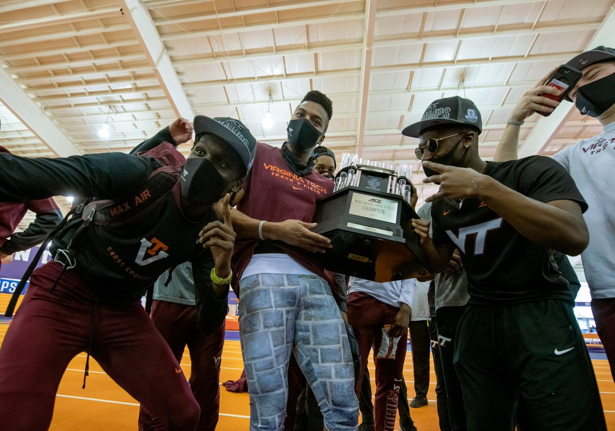 HokiesTFXC's tweet photo. Don't pinch yourself, you weren't dreaming 🤩🏆

#StrongestTogether | #Hokies 🦃 https://t.co/9gmAPU4Y47