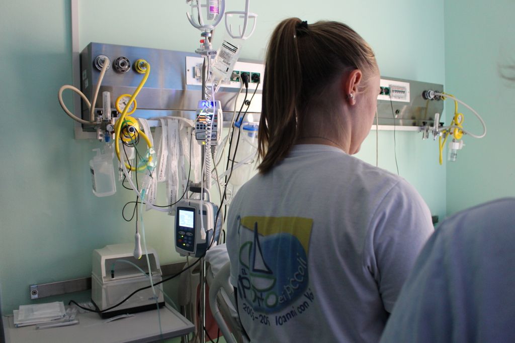 𝗜𝗹 𝗣𝗼𝗿𝘁𝗼 𝗱𝗲𝗶 𝗽𝗶𝗰𝗰𝗼𝗹𝗶, 𝗱𝗮𝗹 𝟮𝟬𝟬𝟱 𝗮 𝗳𝗶𝗮𝗻𝗰𝗼 𝗱𝗲𝗶 𝗯𝗮𝗺𝗯𝗶𝗻𝗶!
Visita il nostro sito, scopri di più: bit.ly/3aH3UcT

#dal2005convoi #15anniconvoi #ilmaredentro #ilmareinospedale