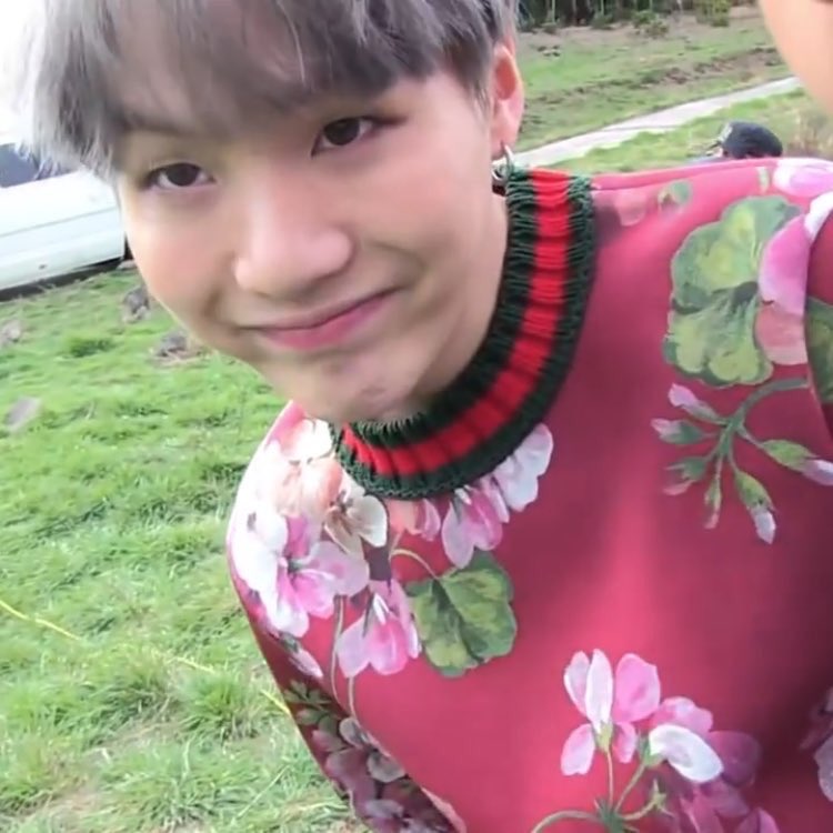 fluffseokii's tweet photo. It's officially YOONMARCH!! 9 days before yoongi's birthday 🥺
#YOONMARCH #MINMARCH https://t.co/5wJjdz1SGv