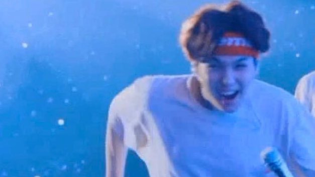 jjksceo's tweet photo. IT’S YOONGI’S MONTH!!! 🍊🥳
#minarch #minmarch #yarch #dmarch #march #yoonarch @BTS_twt https://t.co/0JRT3kuxHY