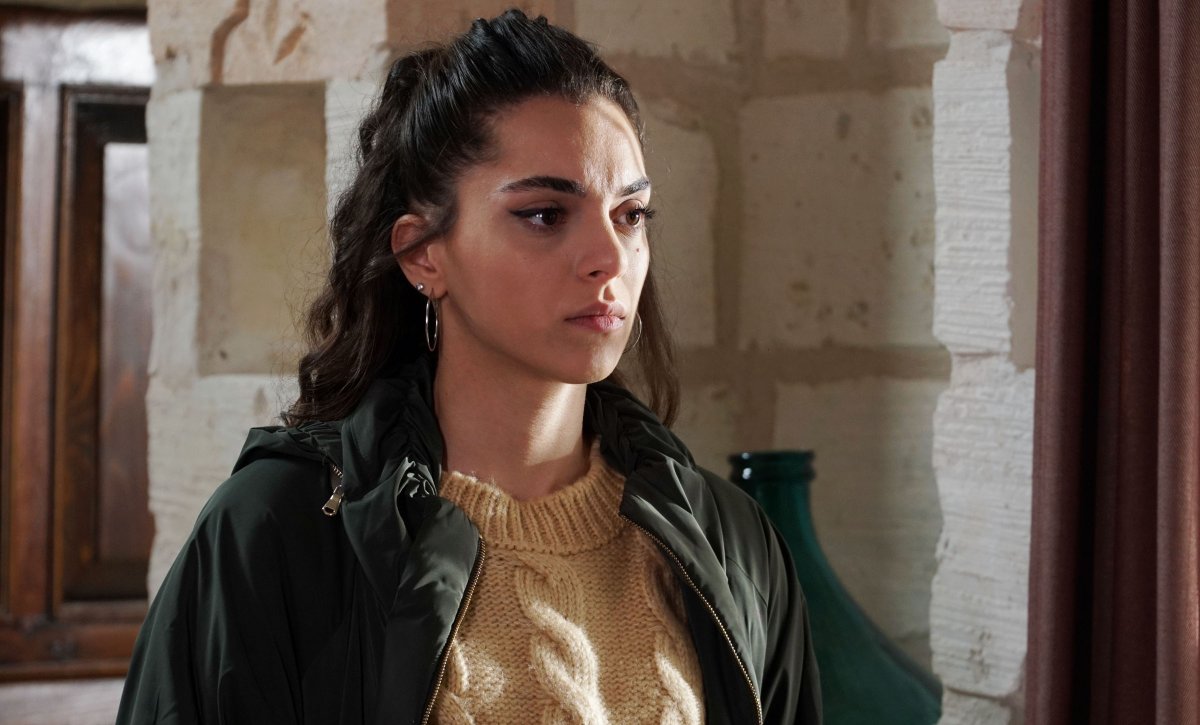 азра ветреный