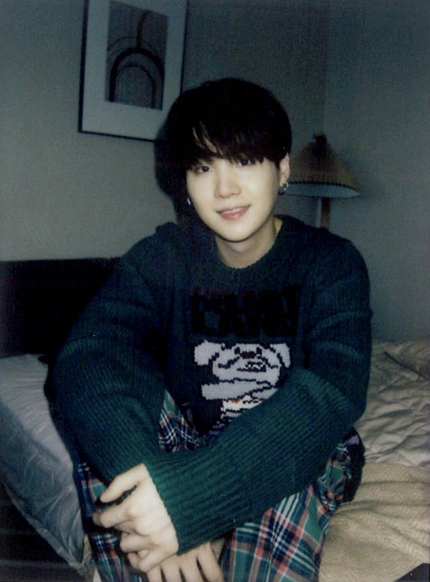 nyaamyg's tweet photo. Di korea udah bulan maret dan selamat datang bulan kelahiran yoongi!! Yeeyy #Minmarch #Yoonmarch is coming !!
Hoping this moon will be better @BTS_twt 💜 https://t.co/l90P5ZTs3p