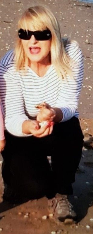 DyfedPowys's tweet photo. MISSING PERSON: Susan Smith, last seen Sat 27th Feb, walking in the Carmarthen Bay Holiday Village, Kidwelly area. She is known to walk along the beach to St Ishmaels &amp; Ferryside.  Someone was flying a drone in the area yesterday &amp; we would ask that person to contact police. https://t.co/YZxD2E9HMm