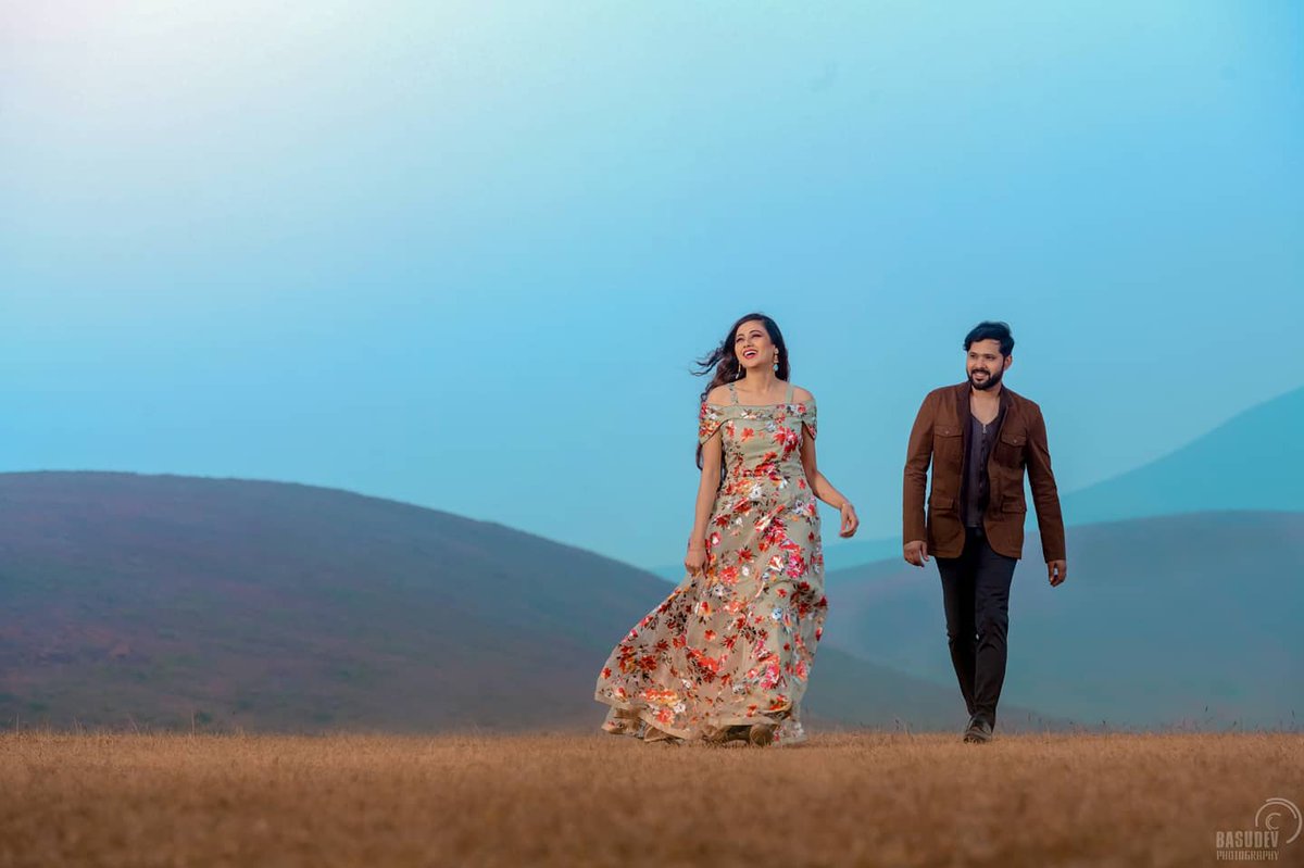 sabyaactor's tweet photo. ସୁଖ ଓ ଦୁଃଖ ର ନାମ ଜୀବନ।ଅନେକ ଥର ଲାଗେ, ସବୁକିଛି ସରିଗଲା।ହେଲେ ଭଗବାନ ସବୁବେଳେ ନିଷ୍ଠୁର ହୁଅନ୍ତି ନାହିଁ।ବୋଧେ ସେଇଥିପାଇଁ ମତେ ଏମିତି ଏକ ଜୀବନସାଥି ମିଲିପାରିଲା।ଆପଣଙ୍କ ଆଶୀର୍ବାଦ ଆଉ ଭଲପାଇବା ଆମର ସବୁ ଯାତ୍ରାକୁ ସଫଳ କରିବ। 
ଆସନ୍ତାକାଲି ଆମର ବାହାଘର।ଆମପାଇଁ ନିଶ୍ଚୟ ଠାକୁରଙ୍କୁ ଡାକିବେ🙏 - ସବ୍ୟଅର୍ଚ୍ଚିତା
#Sabyarchita https://t.co/tuSFR8ZAnV