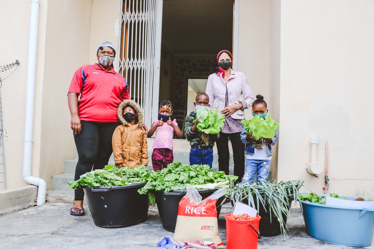 Courage &amp; Love in a Bowl provide to The Angel Starfish Educare Centre as they are devoted to making sure their children receive good nutrition. bit.ly/3pkAuW0

#childrenmatter #loveinabowl #angelstarfisheducare #growhoutbay #organichoutbay #community #eachoneteachone