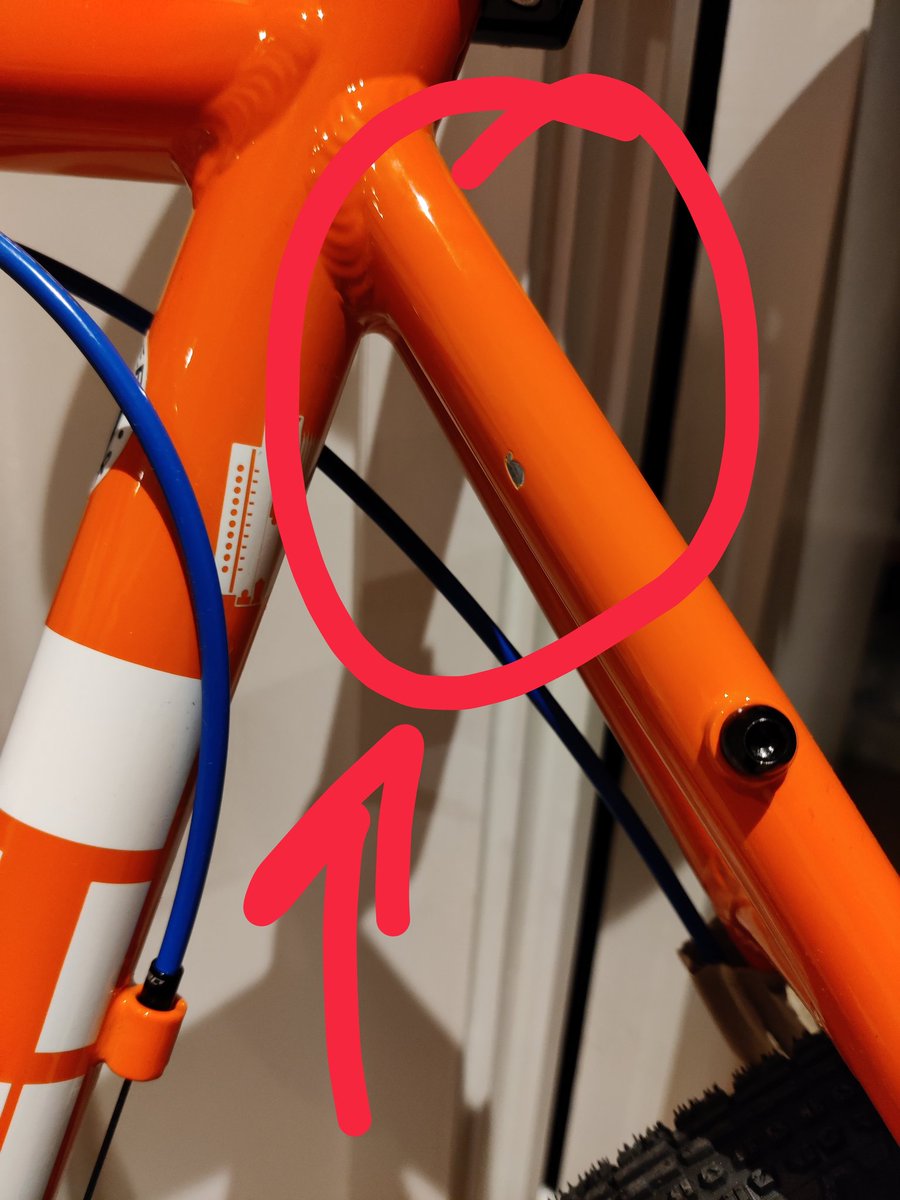 valeri0's tweet photo. Hi @Wiggle_Sport this is how you deliver bikes - also thanks to @parcelforce throwing the box around the country - and all you offer in return is a £50 voucher?! 
Ridiculous!
#wiggle #cinelli #gravel #bike https://t.co/5YRYgedD0c