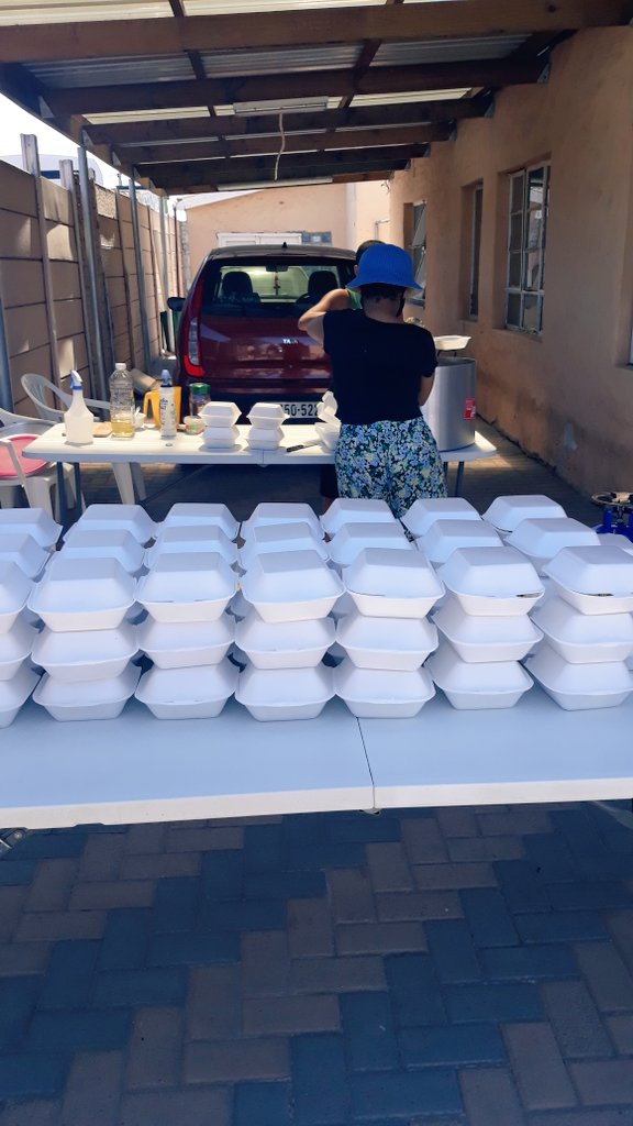 GBl3ssings's tweet photo. Thank you guys, for the generous donations. We got to distribute 104 warm meals today, thank you @Snoble19 @hotnothayley and @isuwarrior for helping out when extra hands were needed 💚 https://t.co/hDyQpKQyu1
