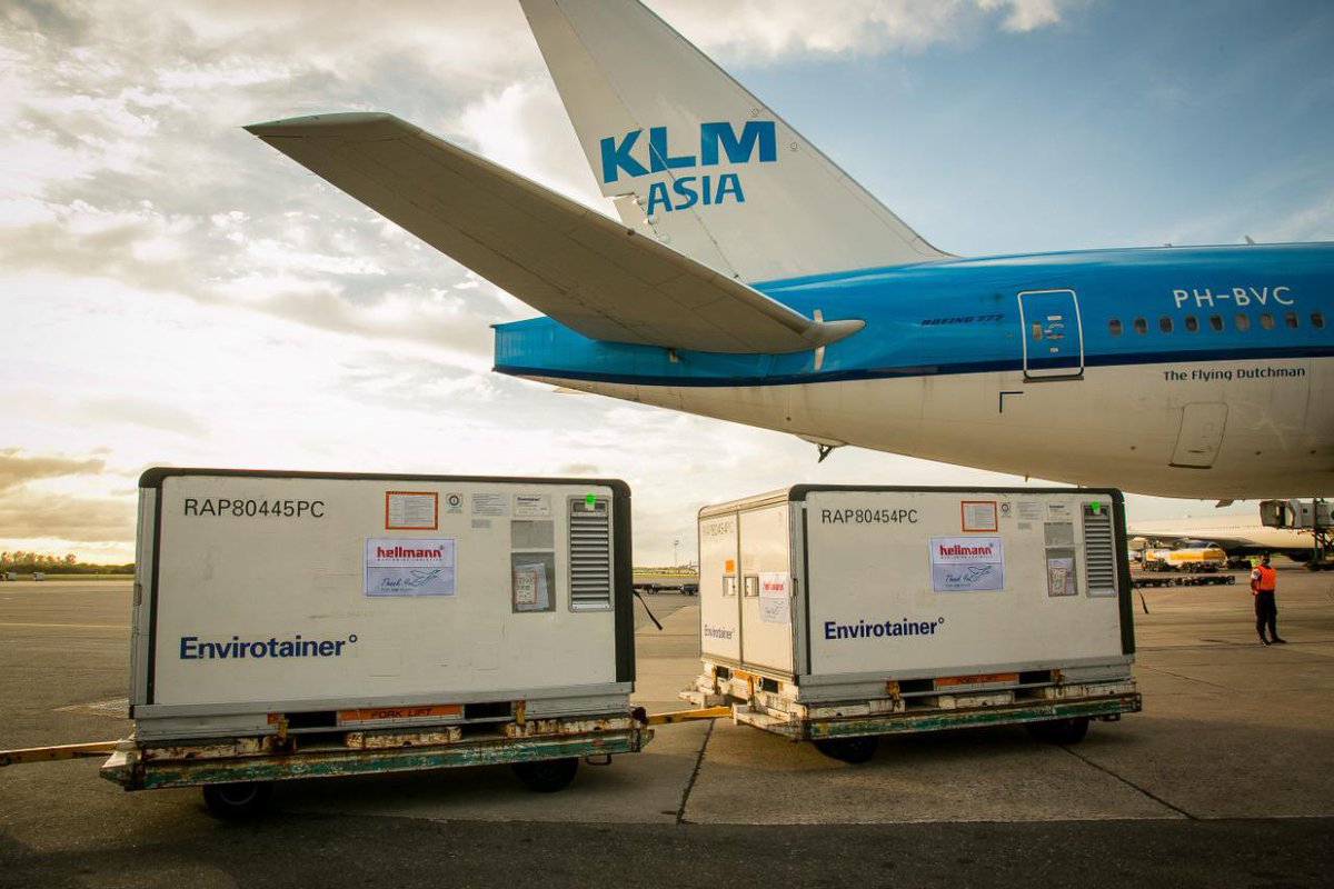 MinSalud_Ar's tweet photo. Esta mañana arribaron al aeropuerto de Ezeiza a bordo de un vuelo de línea de Air France KLM Cargo 96.000 dosis de la vacuna Sinopharm provenientes de Beijing, China. El jueves pasado habían llegado las primeras 904.000. De esta manera, se completó el envío de 1 millón de dosis. https://t.co/psMJCwNQgK