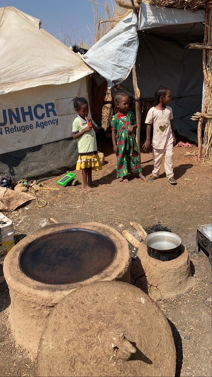 #Sudan: geflüchtet sind sie aus Tigray #Äthiopien. Tausende Menschen hoffen auf Hilfe, mehr dazu heute im ⁦@Weltspiegel_ARD⁩