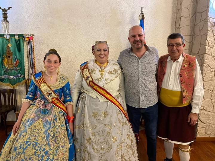 f_elsjovenils's tweet photo. De habernos encontrado en una situación normal, este fin de semana hubiéramos celebrado el acto de los Falleros de Honor y la Gala Fallera.
#GalaFalleraVirtual #ElsJovenils #FallesVirtuals https://t.co/YVPNXJKmxT