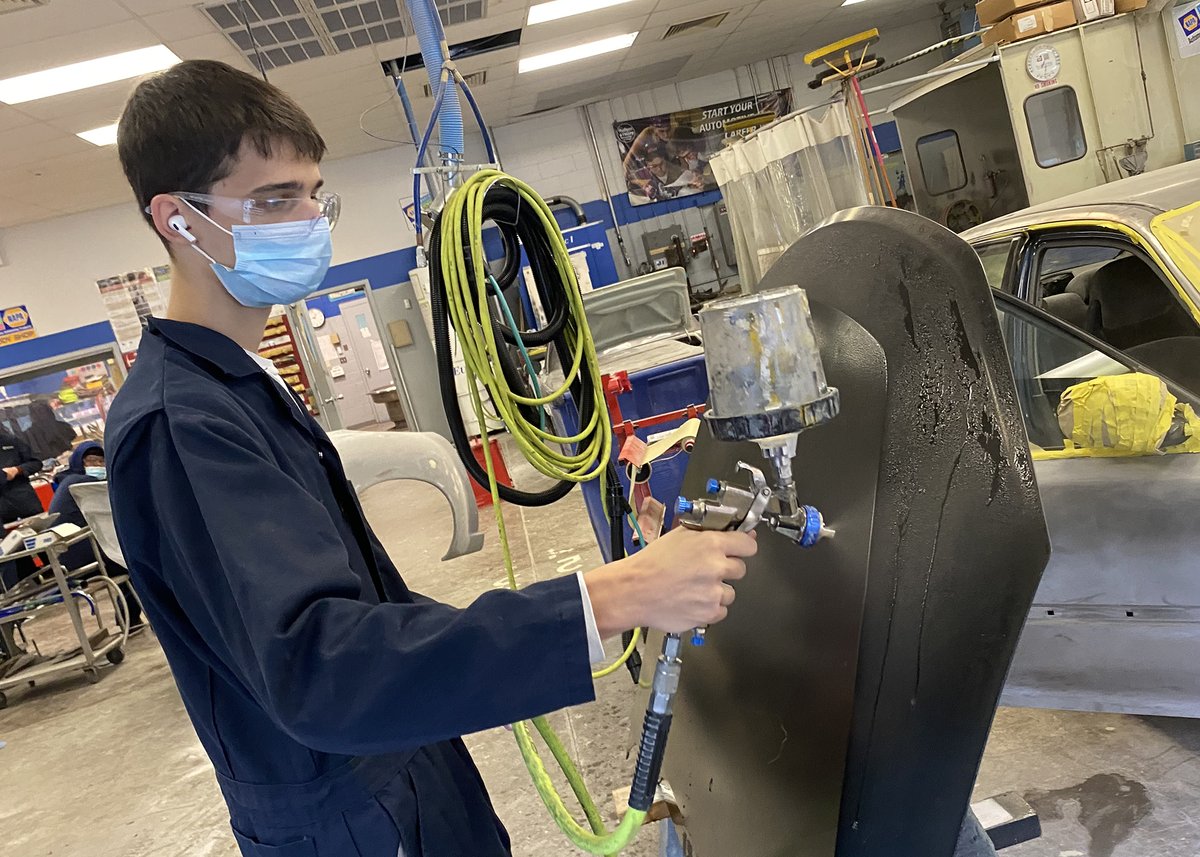 “I like that I come here and learn skills that I would never learn in a regular school.” - Logan Seyboth, a @CapRegionBOCES Auto Body student from @CohoesSchools @NYSEDNews @actecareertech @NYSCTECenter @capregchamber @nyschoolboards