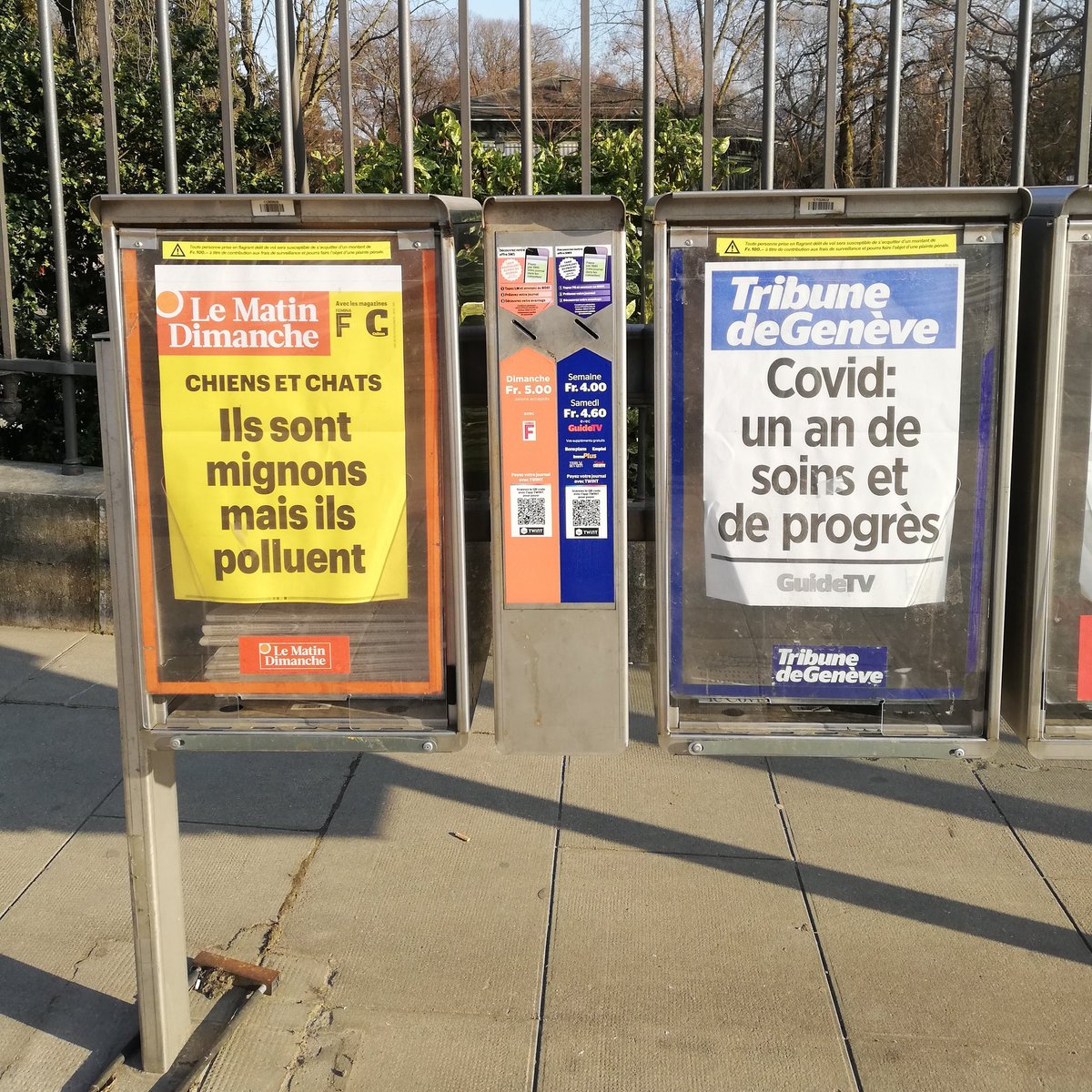 Deux unes, deux ambiances
#LesUnesGenevoises