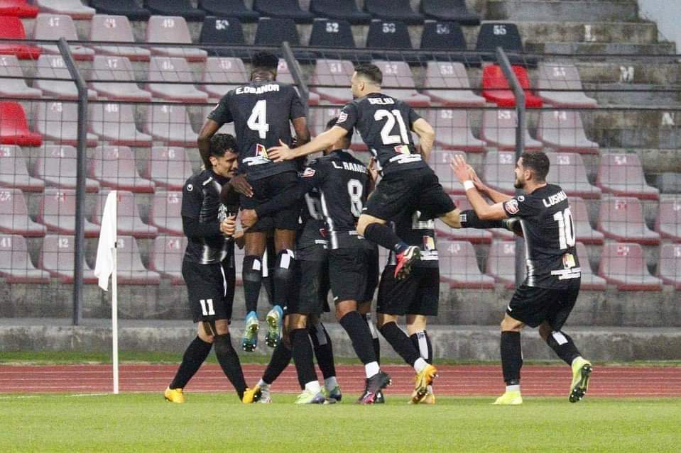 kf_laci's tweet photo. Krenari dhe emocione, të fortë e të bukur, këta djem po na dhurojnë kënaqësi pafund ❤

Kampionati ma i bukur dhe ma i fortë se kurrë. E radhës të mërkurën ⚪⚫ kundër Kukësit 🔥

#tFrikshëm 
#DrejtKreut 
#UD540
#BardheZi  
#Industrial
#ParaLaçi https://t.co/QXWlvCTS16