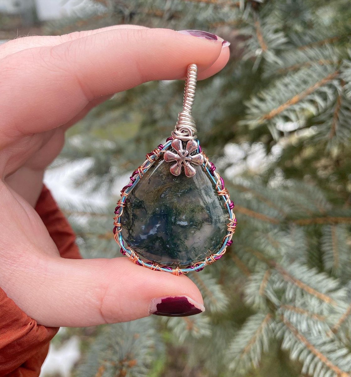 soulful_wraps's tweet photo. Next Collection: Lucid Dreaming 
☁️🦋🌙🌌
First up is a gorgeous moss agate crystal wrapped in silver, icey blue, magenta, and copper wires.
Available Friday 3/5 at 6pm EST on my website! 
https://t.co/nojryT5PGW https://t.co/jOWNO2Ak8P