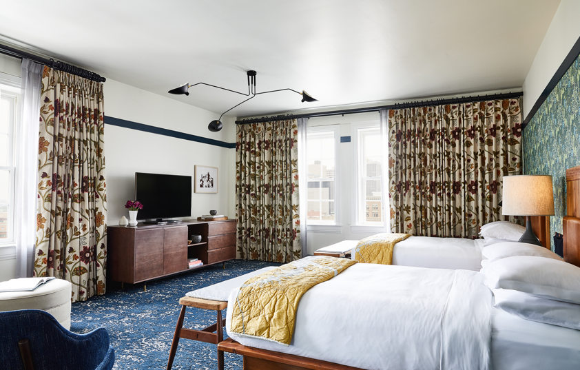 Revivaljdv's tweet photo. Once a residential building for metropolitan locals in the early 1920s, our guest rooms and suites mirror how former residents might have lived in the space. View locally-curated art by @PARADIGMGS, unique to each guest room. #Baltimore #RevivalBaltimore https://t.co/gduqNQ4whO
