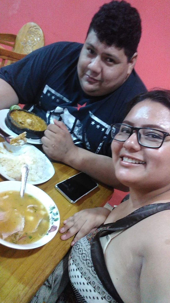 El_Analista87's tweet photo. Despues de un Fds de trabajo nos merecemos unos gustitos #SomosUnEquipo #MiArqDeSueños #FamiliaDeDos https://t.co/NpjN9PtSrI