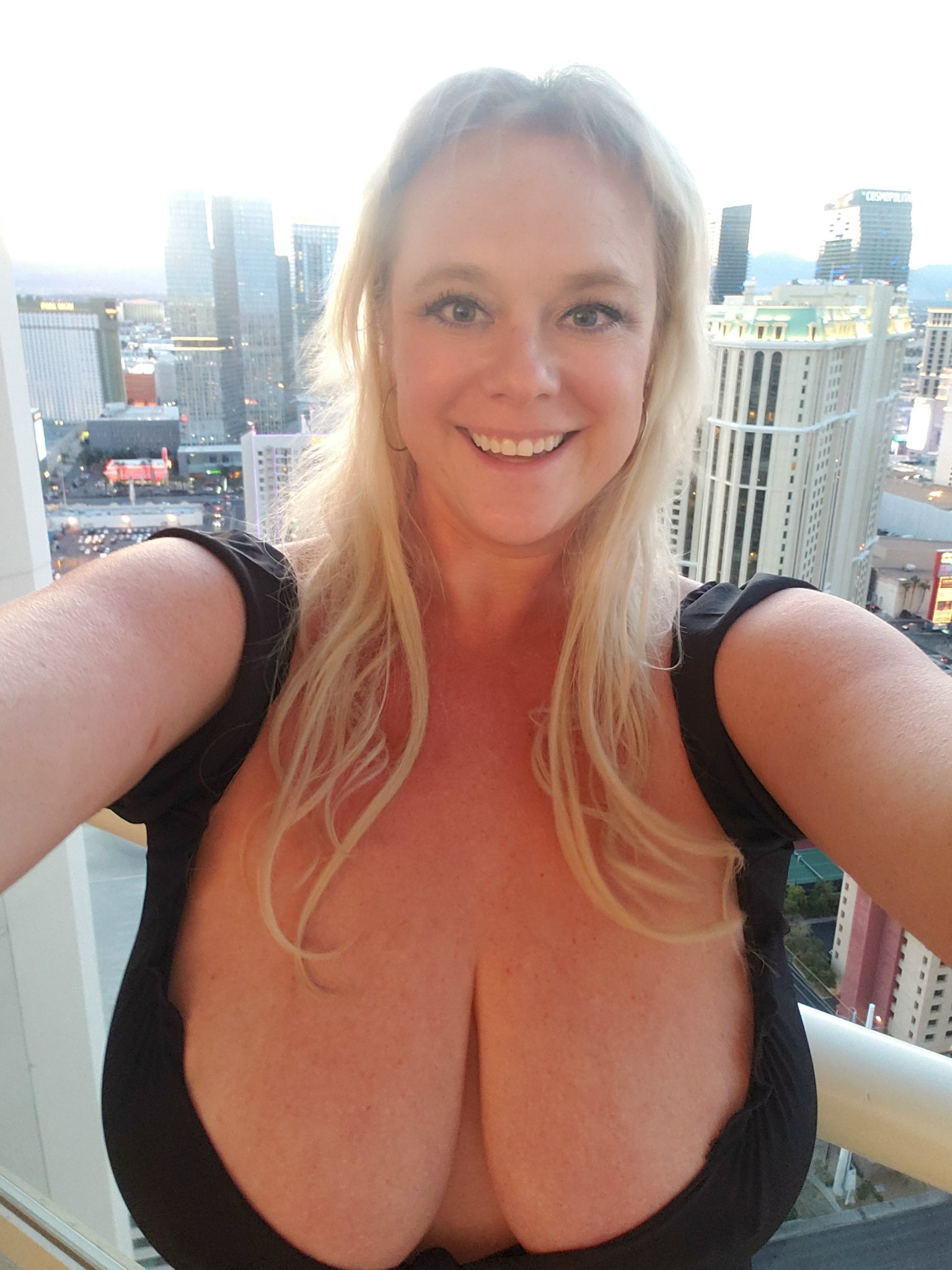 TW Pornstars - Cameron Skye👑. Twitter. Ive got the best view! View more  of me here: And more. 9:04 PM - 28 Feb 2021