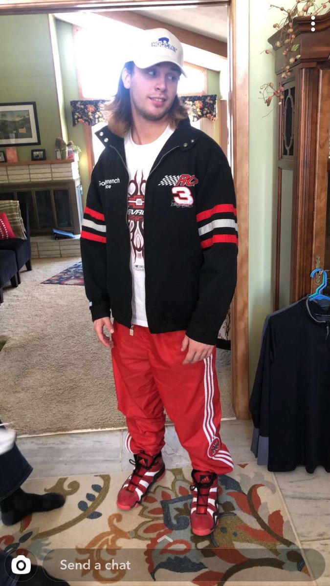 scotthansen33's tweet photo. @sweetermanders Stole your swag on that one with the crazy 8s and Nebraska pants https://t.co/uyxAvpP1nY