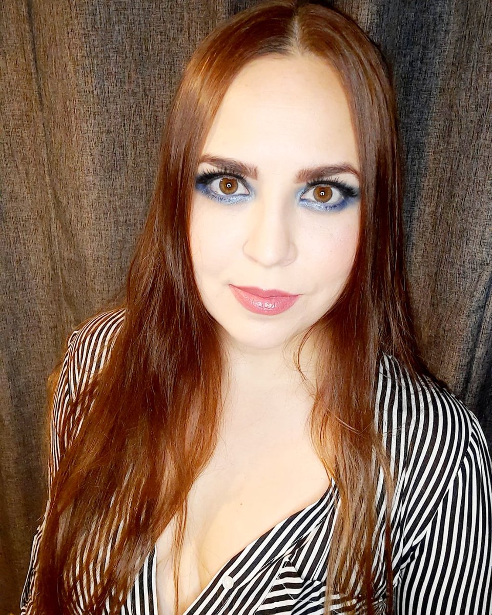 A la cima no se llega superando a los demás sino superándote a ti mismo. ¡Feliz domingo! 
#ximvill #happymoments