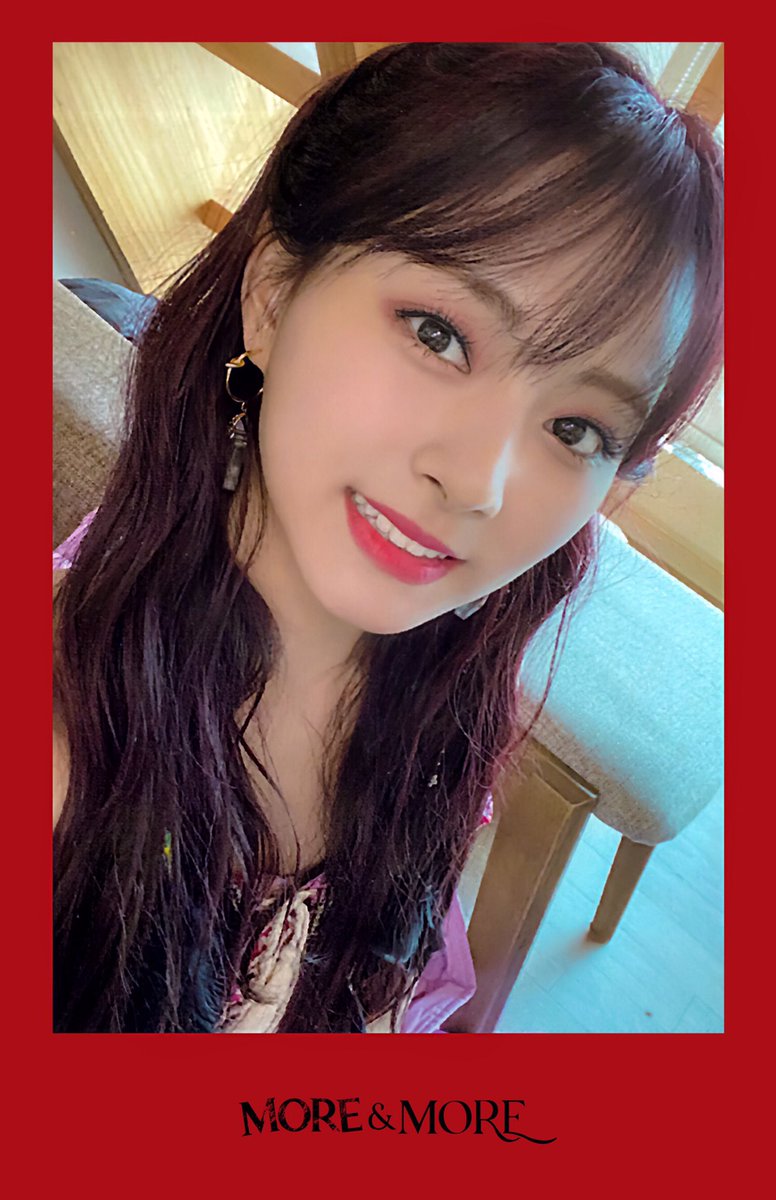 photocardscan's tweet photo. photocard scan twice

-more &amp; more

#TWICE #NAYEON #JEONGYEON #MOMO #SANA #JIHYO #MINA #DAHYUN #CHAEYOUNG #TZUYU #MoreandMore #wtttwice #wtstwice #photocardscan https://t.co/CS4SS5KG3g