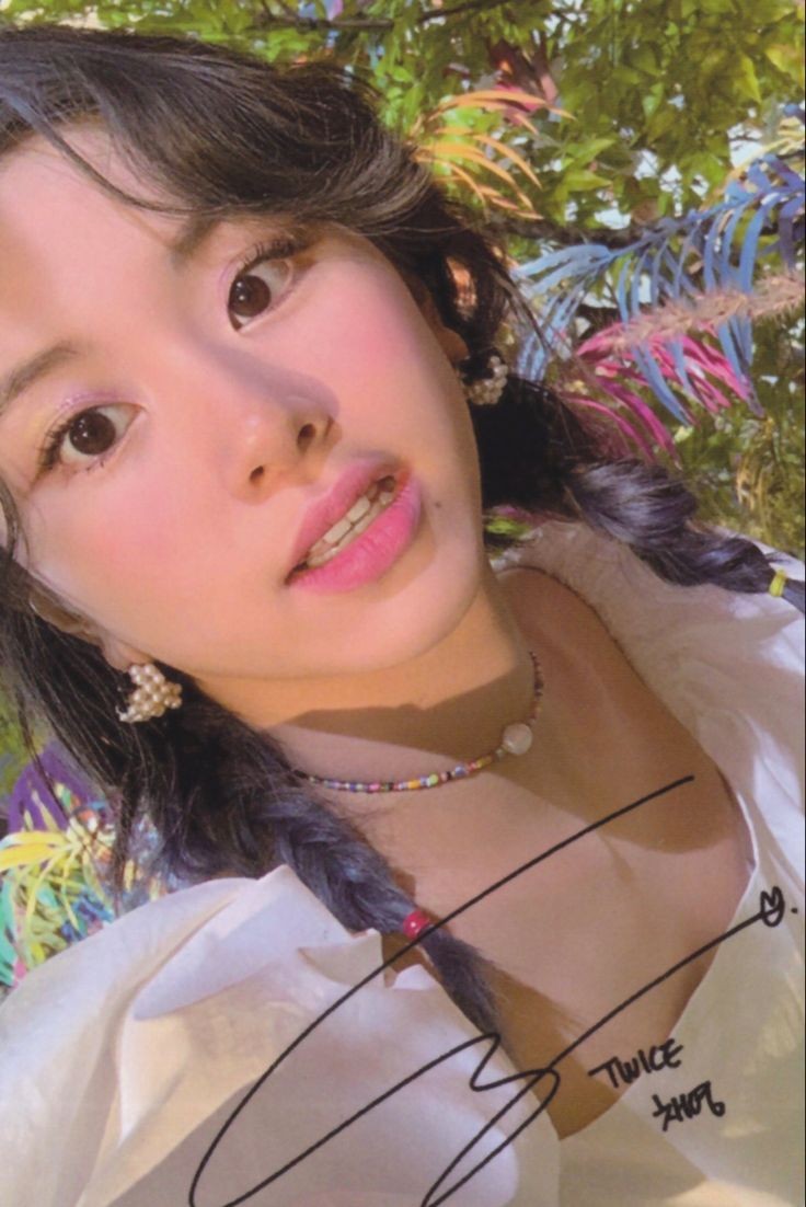 photocardscan's tweet photo. photocard scan twice

-more &amp; more

#TWICE #NAYEON #JEONGYEON #MOMO #SANA #JIHYO #MINA #DAHYUN #CHAEYOUNG #TZUYU #MoreandMore #wtttwice #wtstwice #photocardscan https://t.co/i2WWPEXRiZ