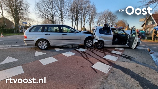 rtvoost's tweet photo. Ongeluk met meerdere voertuigen in Hengelo https://t.co/kSFDV9M8SI #rtvoost https://t.co/h2RvyQBb16