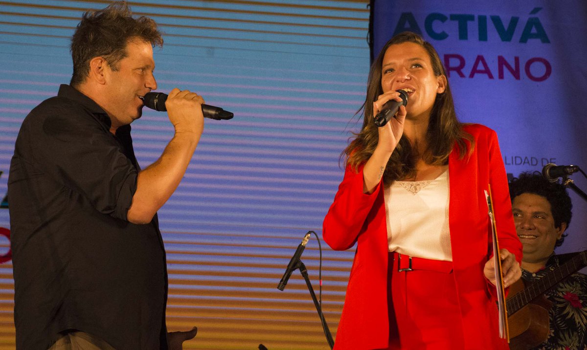 paranaculturaok's tweet photo. 🎆Una vez más, el Anfiteatro Héctor Santángelo vibró al ritmo de la música bien nuestra: División-X Dance Studio Combo Mutante y @12monosoficial. 

😷❤Un público emocionado, responsable y cuidadoso.

✨Gracias @BebeMusicTW y @mariawaigandt por la conducción! https://t.co/Lz85UZksvE