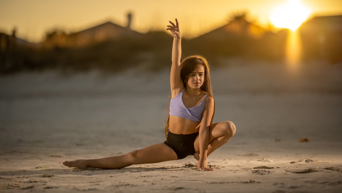 DANZARCorp's tweet photo. Never miss a chance to dance at the beach!  #dancelife #beach #dance #dancer #photography #instadance #beachday #dancefit #dancemodel #dancerslife https://t.co/9yiHYZPlke