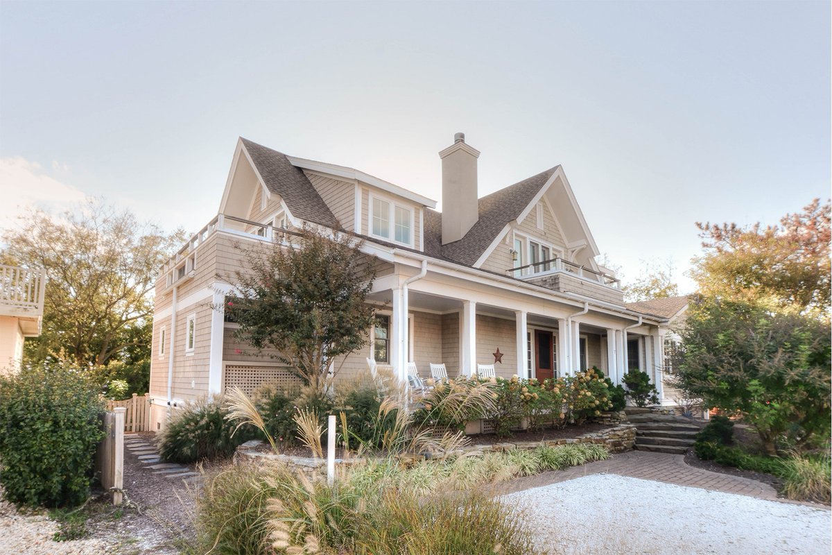 JackLingo's tweet photo. NEW LISTING! 🍍 // 7 Indiana Avenue, Lewes, DE - for sale by The Bryce Lingo &amp; Shaun Tull Team // 4BR • 4.5BA⁠ - $2,825,000
⁠
Office: 302-227-3883 / Cell: 302-236-9758⁠
shaun@jacklingo.com⁠ ⁠
⁠
View this listing: https://t.co/Te5J0aKAVd #MillionDollarListing #Delaware https://t.co/OSwHNWX4nR