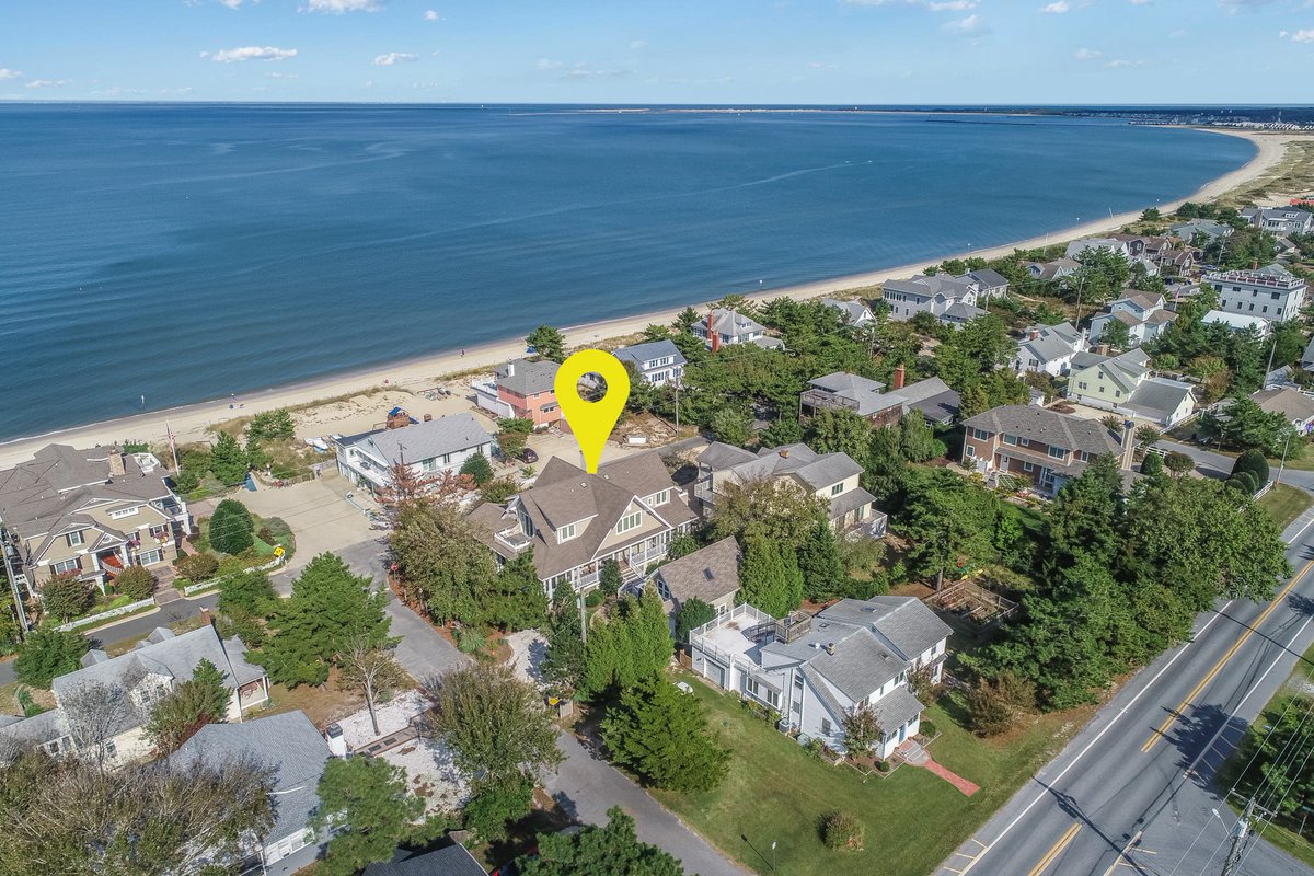 JackLingo's tweet photo. NEW LISTING! 🍍 // 7 Indiana Avenue, Lewes, DE - for sale by The Bryce Lingo &amp; Shaun Tull Team // 4BR • 4.5BA⁠ - $2,825,000
⁠
Office: 302-227-3883 / Cell: 302-236-9758⁠
shaun@jacklingo.com⁠ ⁠
⁠
View this listing: https://t.co/Te5J0aKAVd #MillionDollarListing #Delaware https://t.co/OSwHNWX4nR