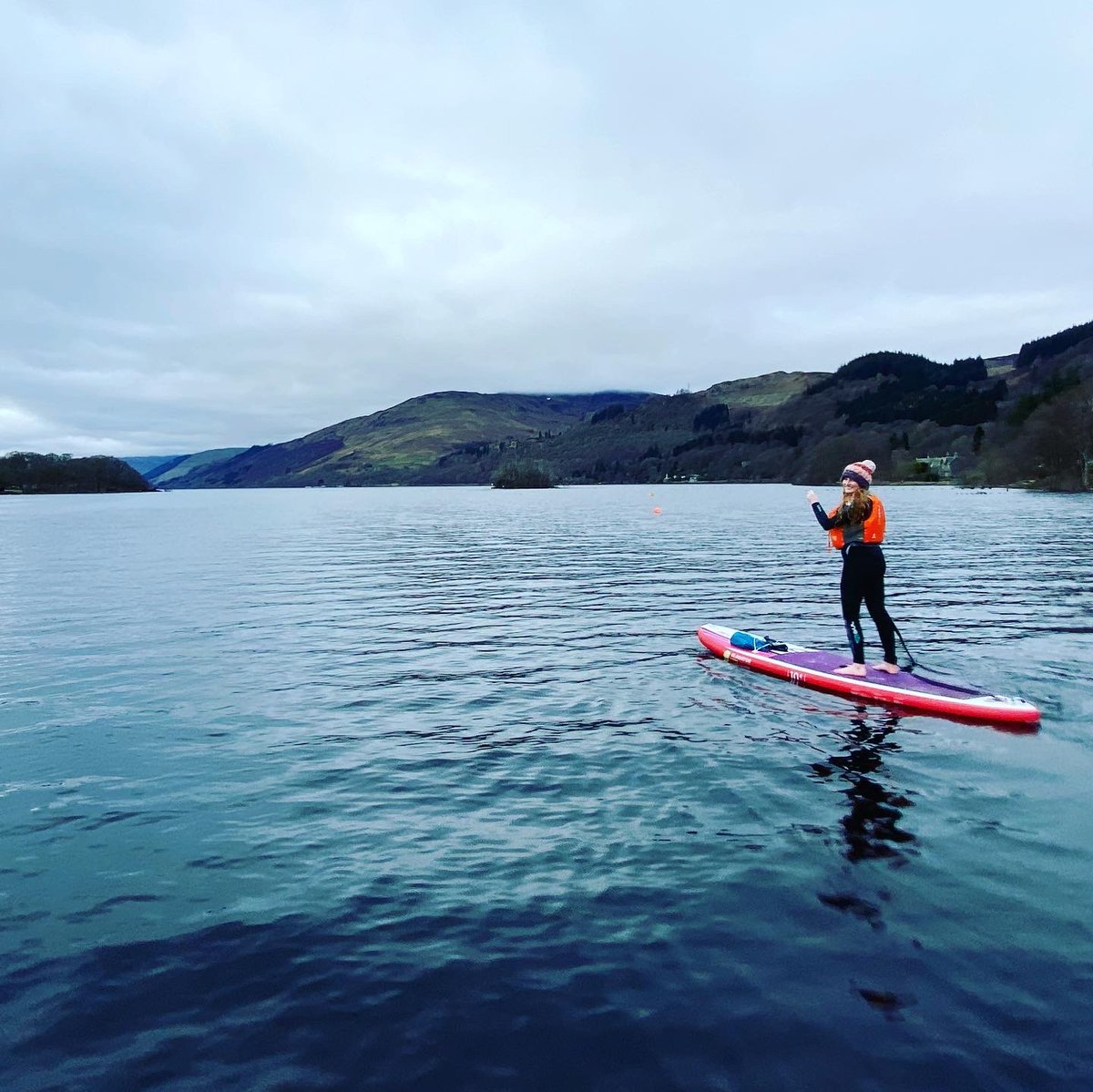 Kirsty_McNally's tweet photo. My new love! Making the most of where we live this weekend by getting out on the water with some pretty good cake too! #lochearn #perthshire #stfilans #supscotland #gladiator https://t.co/a0awq1ZdFD