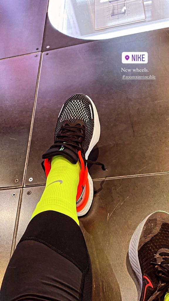 Fueledbyair's tweet photo. 7 easy miles for today. Stopped by @NikeNYC to get new wheels.. #zoomxinvincible https://t.co/ItFAyrdAk3