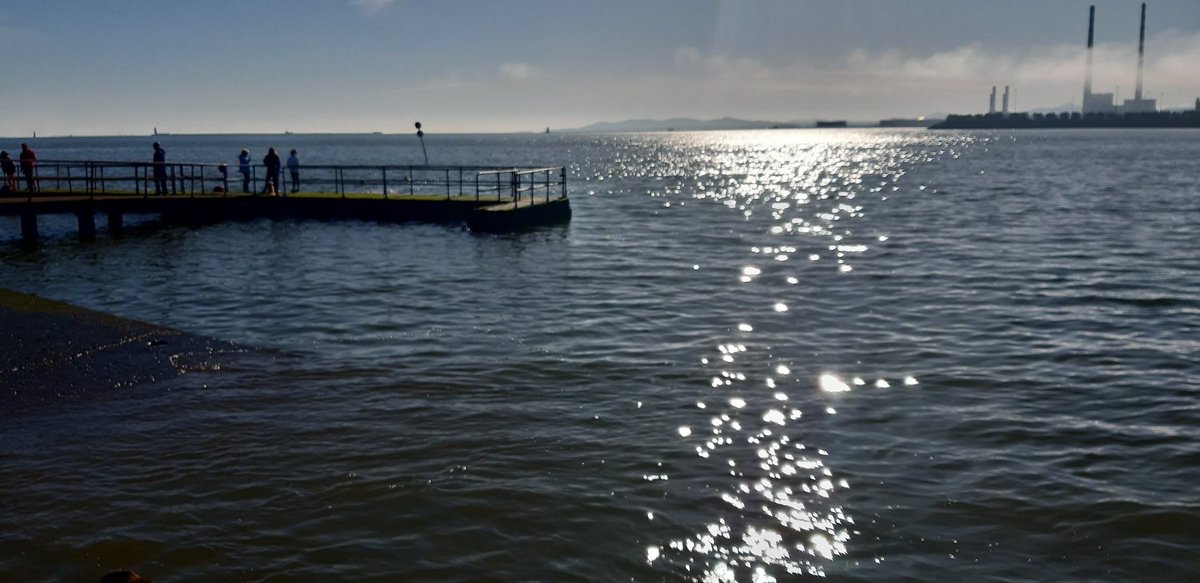 DCUWater's tweet image. .@DCUWater need r round monitoring #Dublinbay: #swimability info.  Swimmers every day. Amazing resource. Be leaders! A Smart Dublin Bay for all! @SarniWilliam @insight_centre @BathingWatersEA @JohnGormley @smytho @KOSullivanIT @dlrcc @Fingalcoco @smartdublin @DCU @greenparty_ie