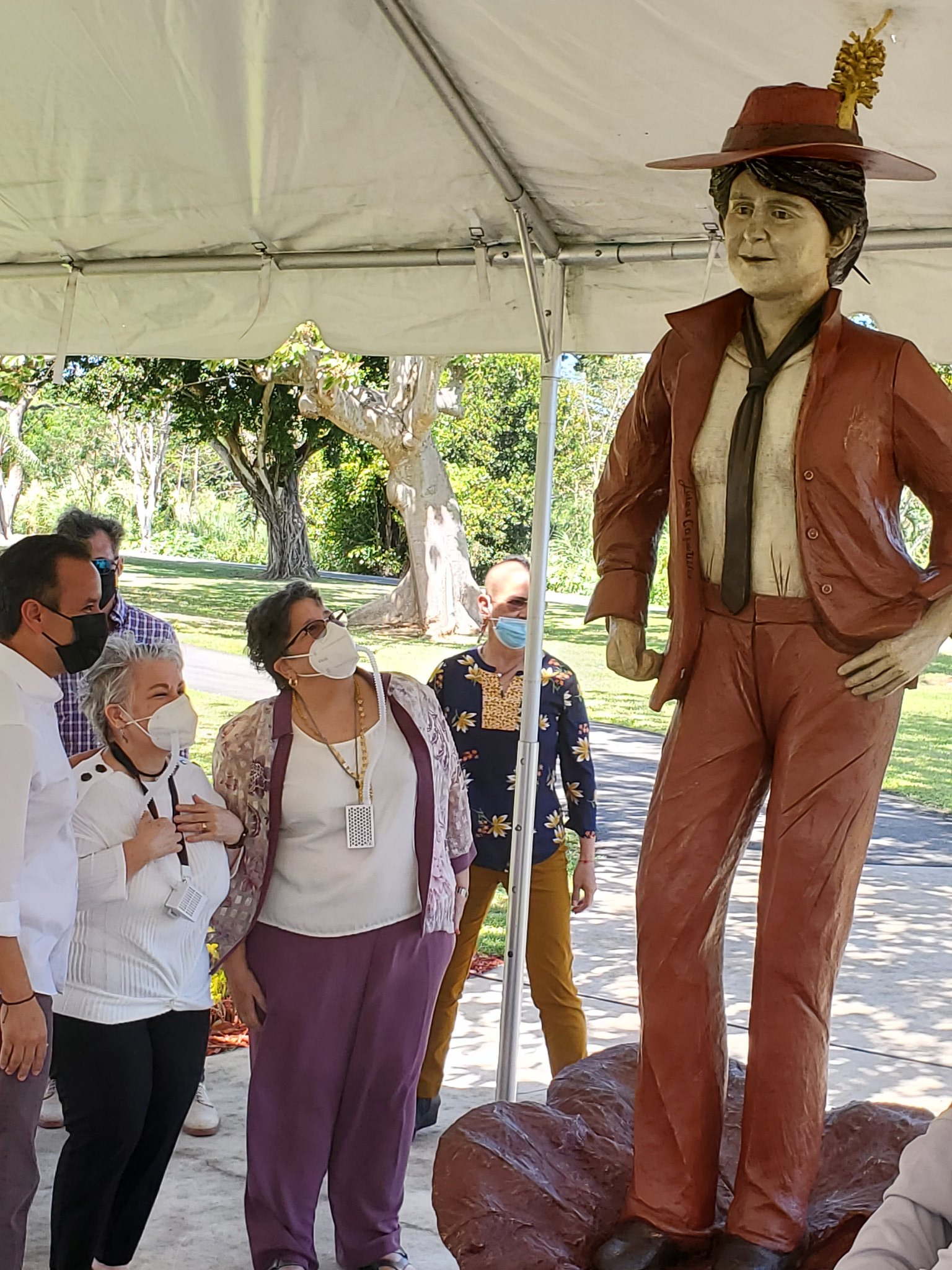 La escultura de Luisa Capetillo realizada por la artista Luz Badillo se ubica en el Parque Muñoz Marín.
