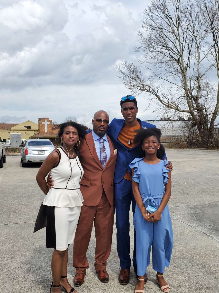 leonardjacksonn's tweet photo. we'll miss you granddad🕊 Support me when i was young. We know you in a better place. I love my family. Can't put anything over them.🤞🏾❤ #ripGRANDDAD https://t.co/CYig2nMZ2z
